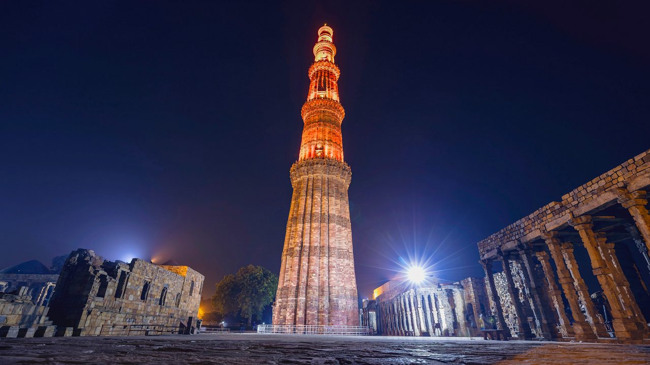 qutub-minar-delhi-3-attr-hero
